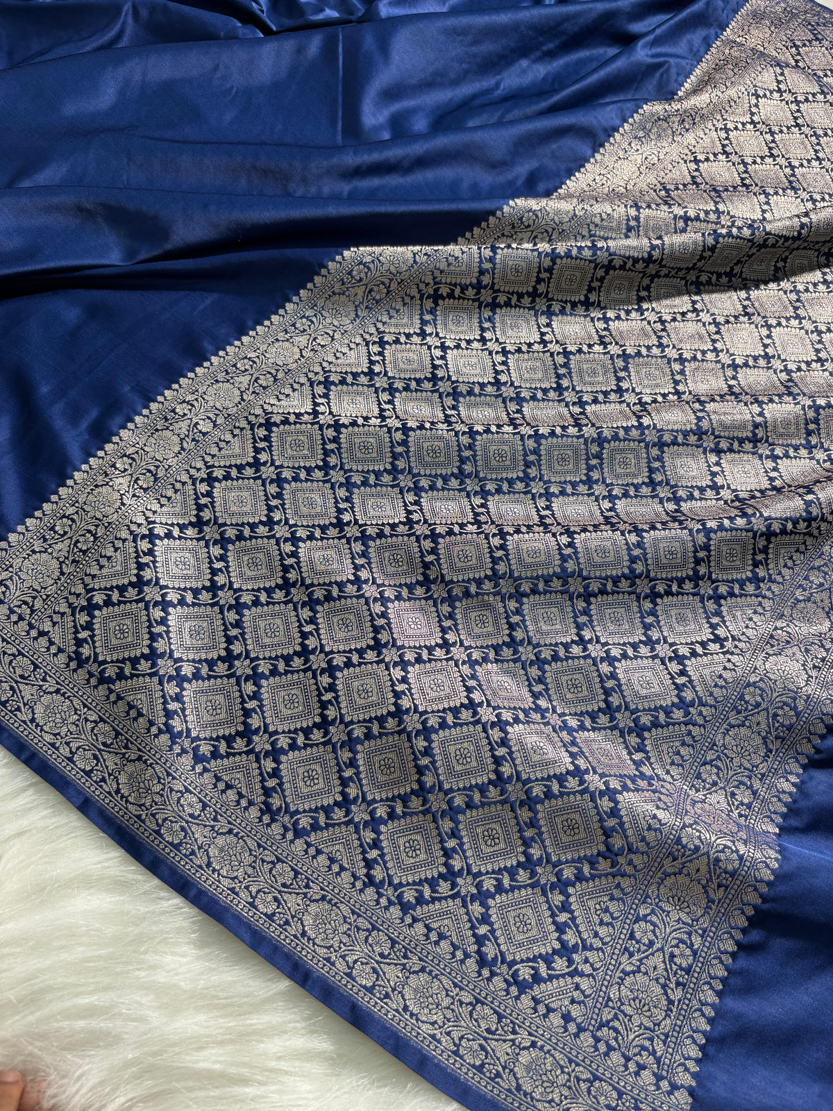 Navy Blue Plain Pattern Mashru Silk Saree