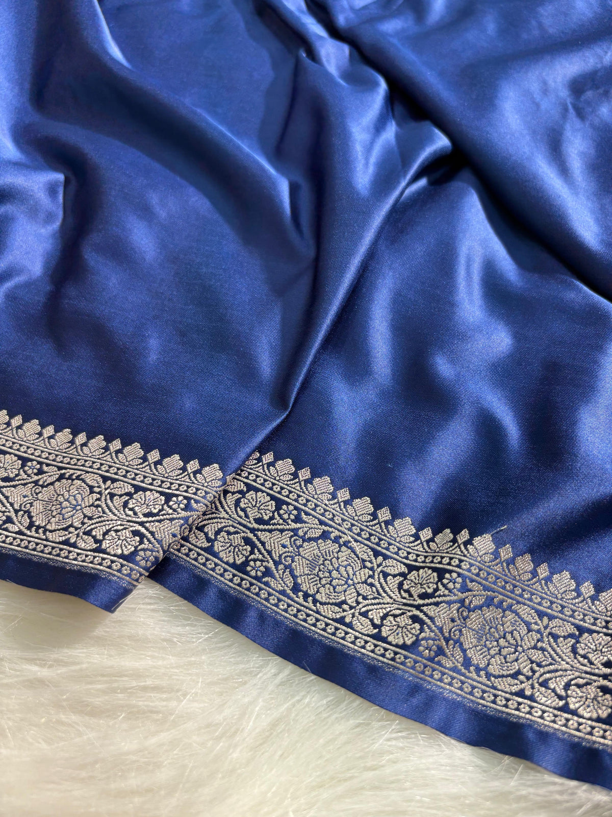 Navy Blue Plain Pattern Mashru Silk Saree
