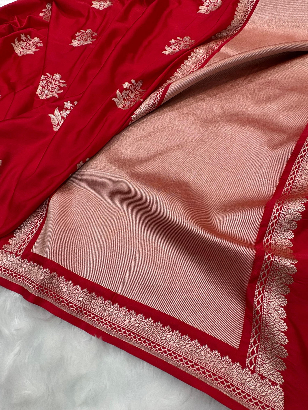 Red Shades Banarasi Floral Boota Pattern Mashru Silk Saree