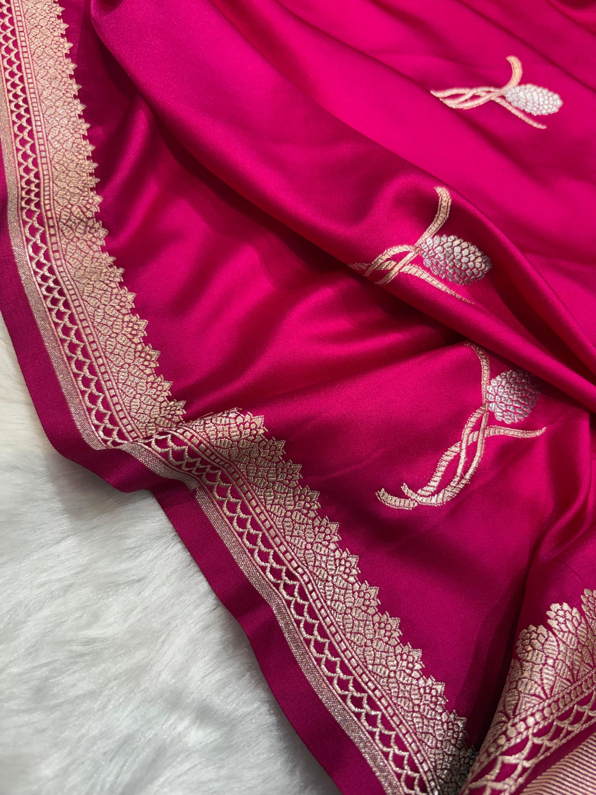 Rani Shades Mashru Motifs Silk Saree