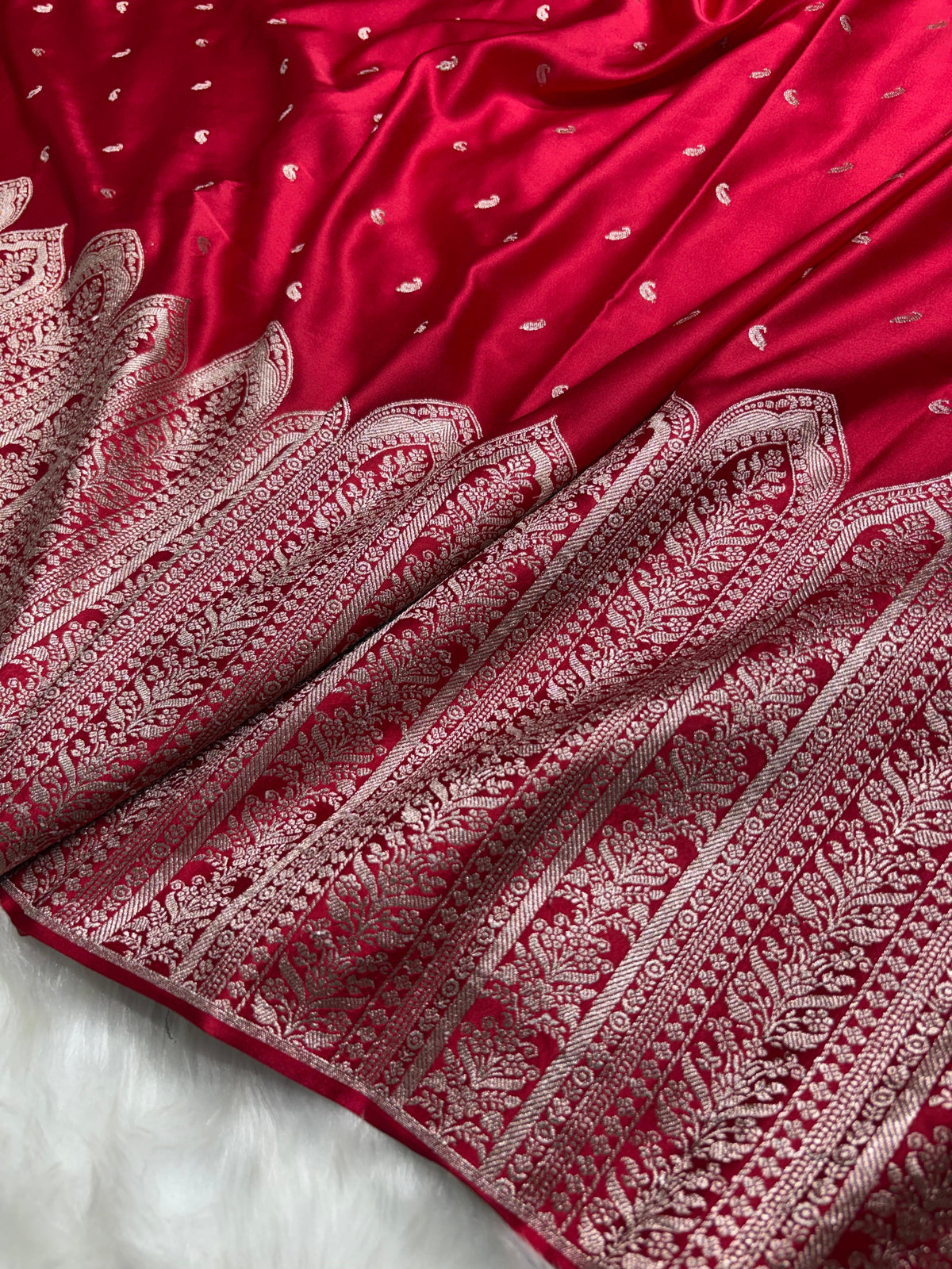Premium Red Shade Skirt border Mashru Silk Saree