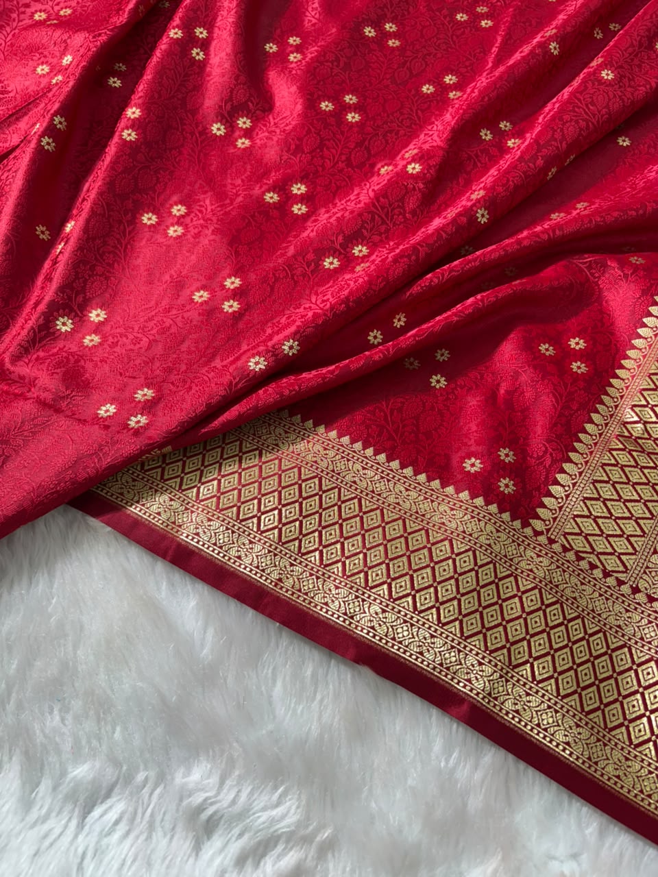 Banarasi Floral Motifs with Tanchoi Pattern Mashru Silk Saree in Red Shades