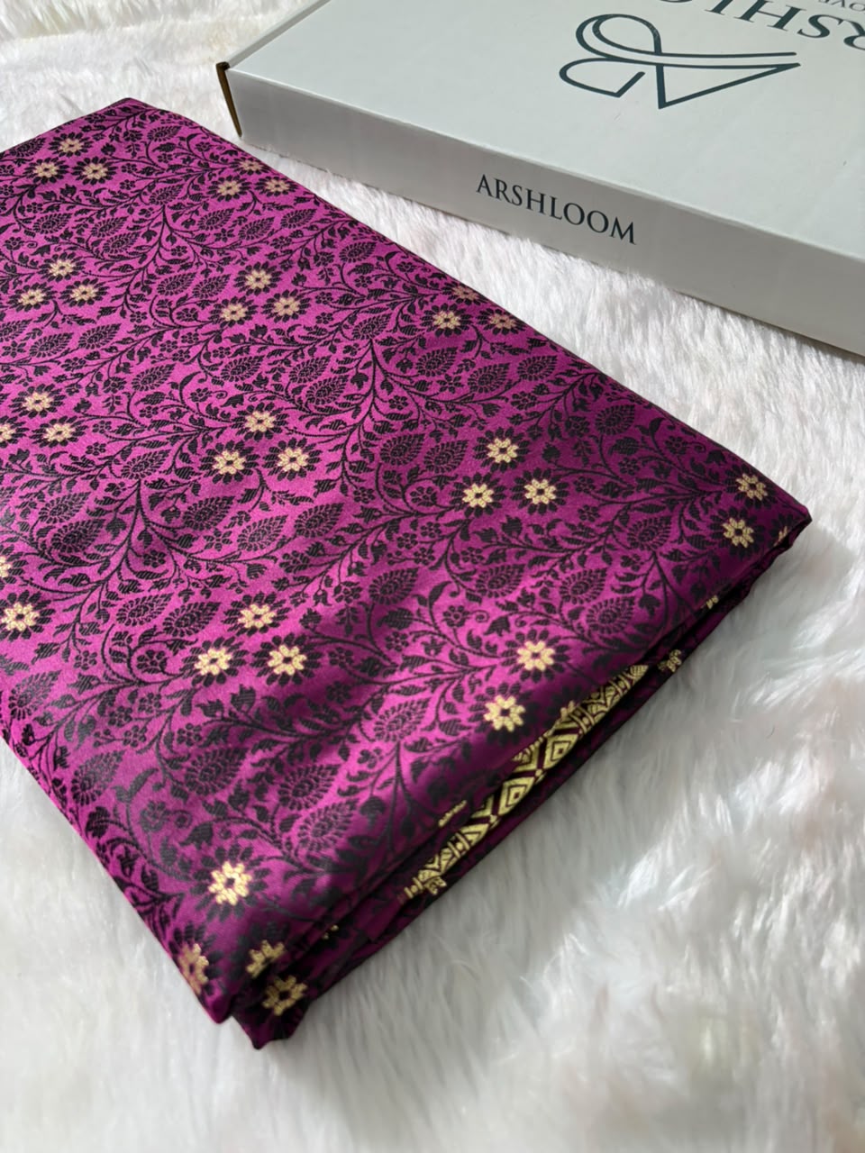 Banarasi Floral Motifs with Tanchoi Pattern Mashru Silk Saree in Wine Shades