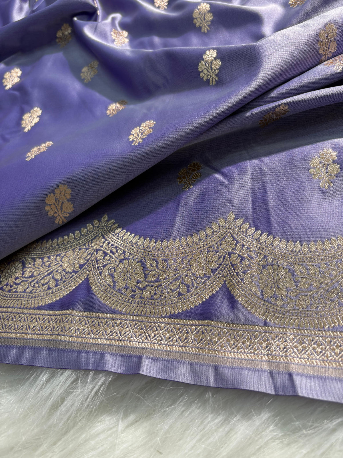 Lavender Scallop Floral Boota Mashru Silk Saree