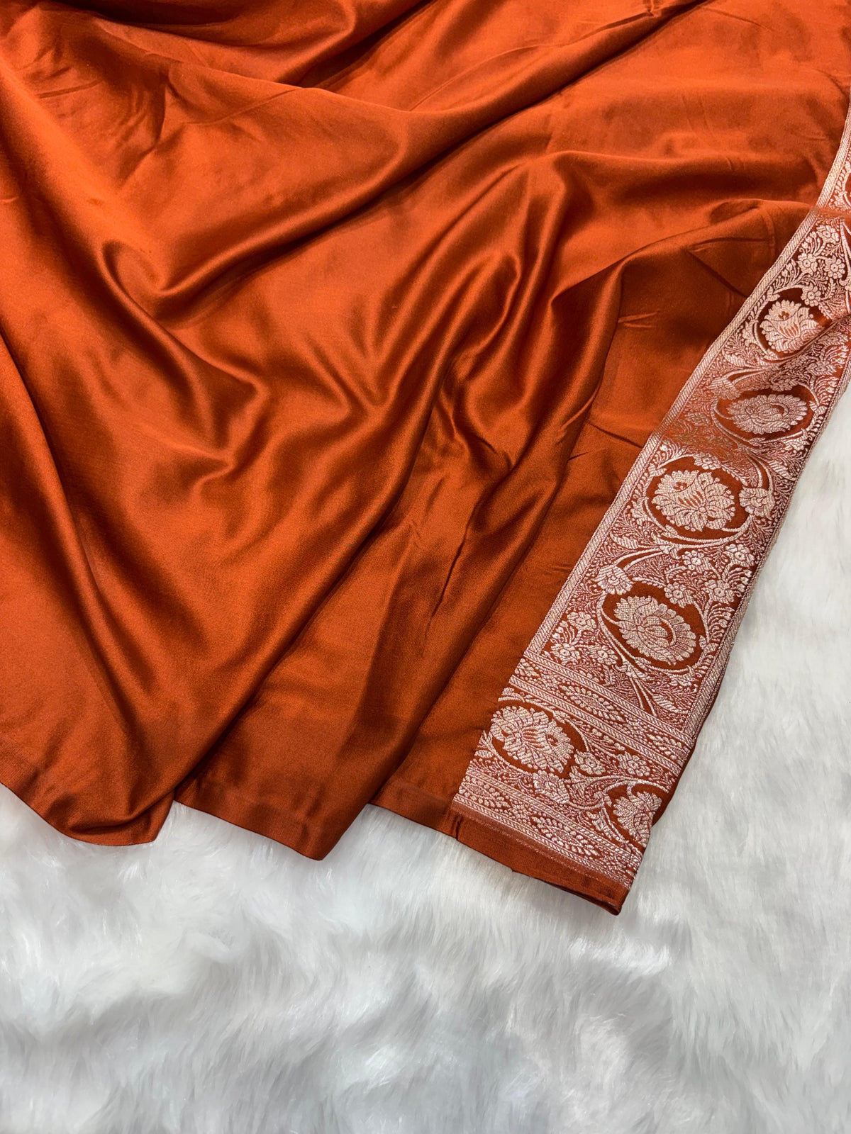 Burnt Copper Shades Floral Jaal with Vertical Stripe Motifs Pattern Mashru Silk Saree