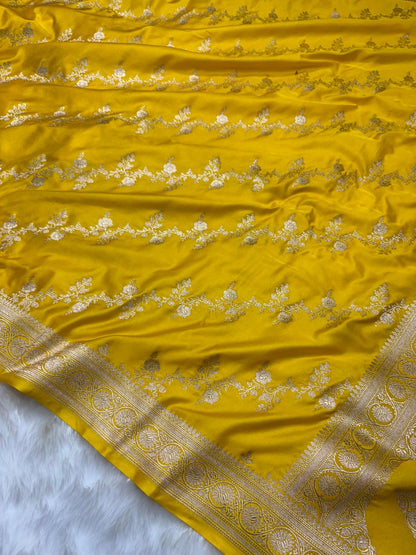 Cross Jaal Floral Pattern Mashru Silk Saree in Yellow Shades