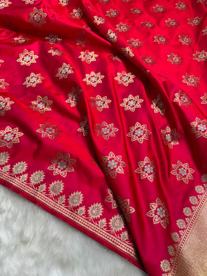 Banarasi Star Pattern with Unique Floral border Mashru Silk Saree in Purplish Red Shades