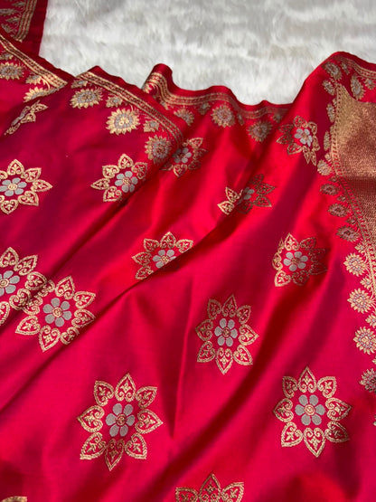 Banarasi Star Pattern with Unique Floral border Mashru Silk Saree in Purplish Red Shades