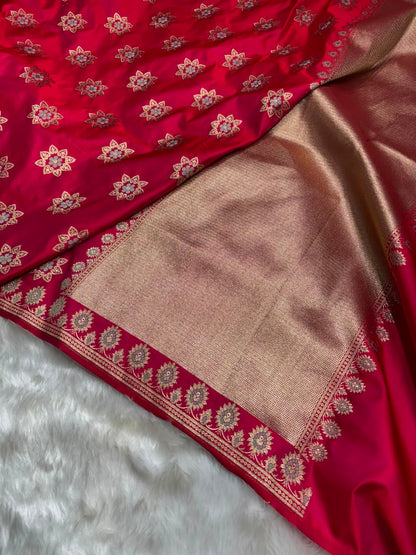 Banarasi Star Pattern with Unique Floral border Mashru Silk Saree in Purplish Red Shades