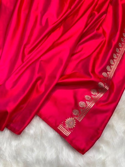 Banarasi Star Pattern with Unique Floral border Mashru Silk Saree in Purplish Red Shades
