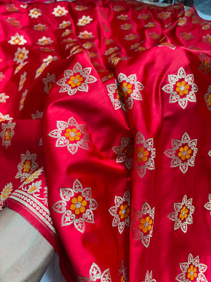 Banarasi Star Pattern with Unique Floral border Mashru Silk Saree in Red Shades