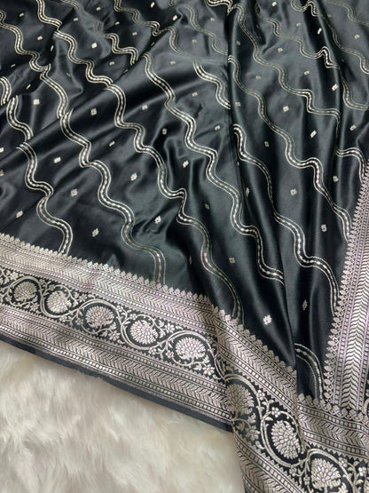 Black Shades Banarasi Leheriya with Booti Mashru Silk Saree