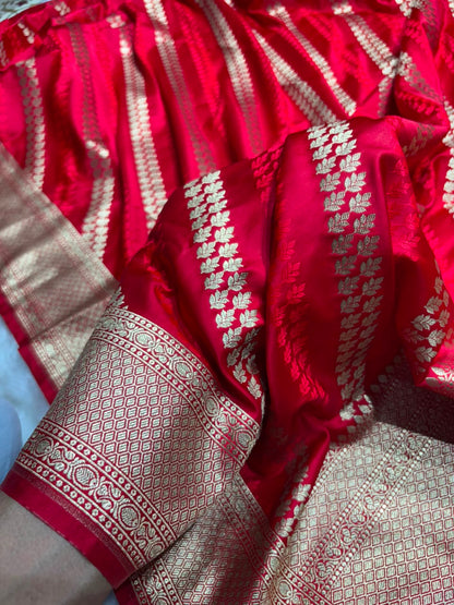 Red Shades Floral Cross Banarasi Mashru Silk Saree