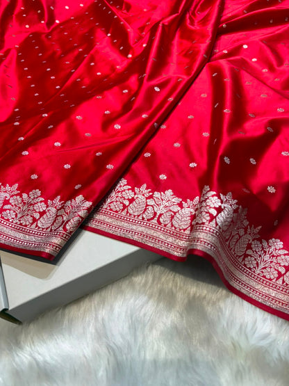 Red Shades Banarasi Booti with Floral Border Mashru Silk Saree