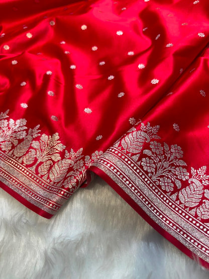 Red Shades Banarasi Booti with Floral Border Mashru Silk Saree