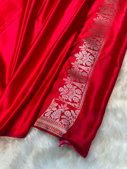 Red Shades Banarasi Booti with Floral Border Mashru Silk Saree