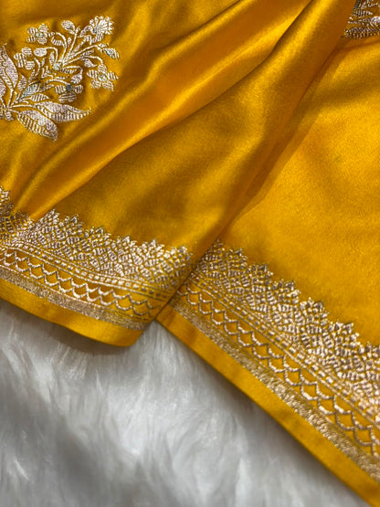 Mustard Yellow Shades Banarasi Floral Boota Pattern Mashru Silk Saree