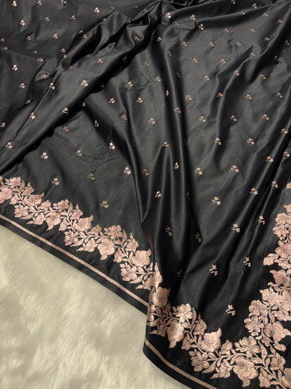 Black Shades Banarasi Floral Booti With Floral Border Mashru Silk Saree