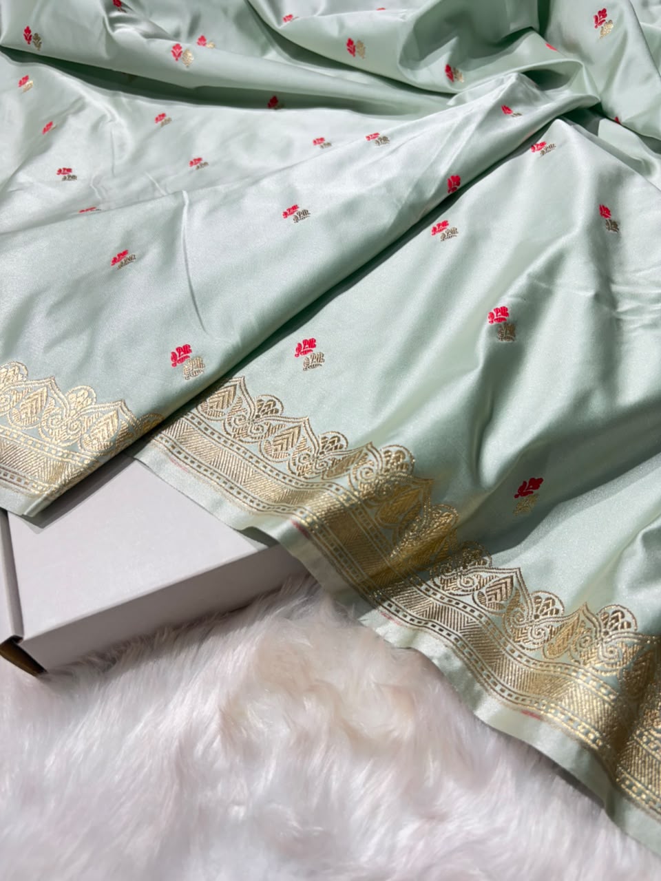 Ice Green Shades Booti Pattern Mashru Silk Saree