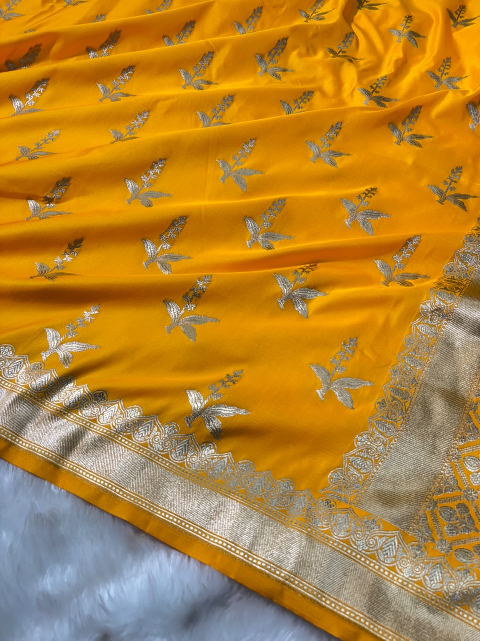 Yellow Shade Floral Motifs Mashru Silk Saree