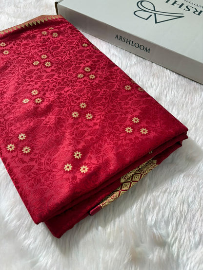 Banarasi Floral Motifs with Tanchoi Pattern Mashru Silk Saree in Red Shades