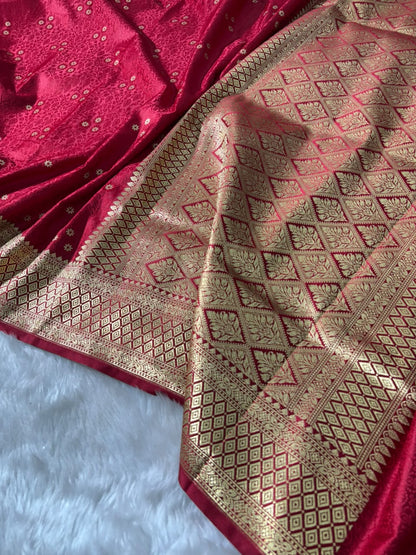 Banarasi Floral Motifs with Tanchoi Pattern Mashru Silk Saree in Red Shades