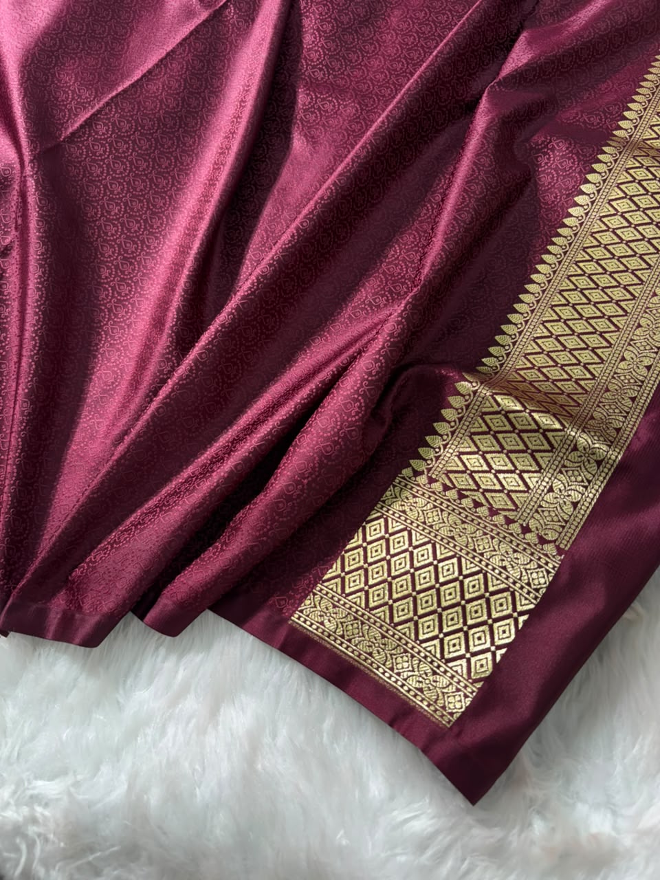 Banarasi Floral Motifs with Tanchoi Pattern Mashru Silk Saree in Dark Maroon Shades